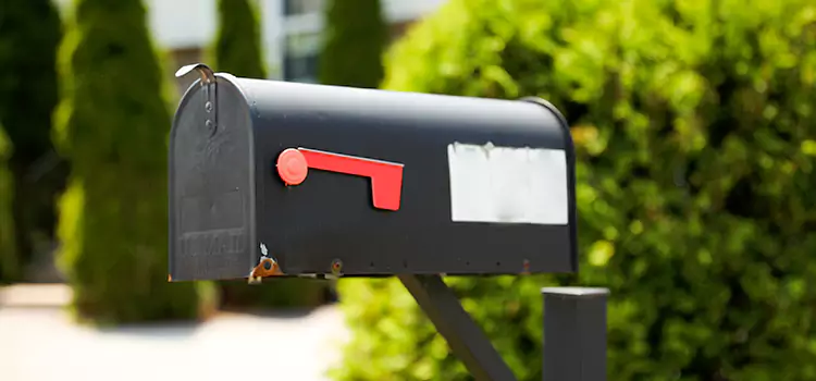 Secure Mailboxes for Packages Lombard